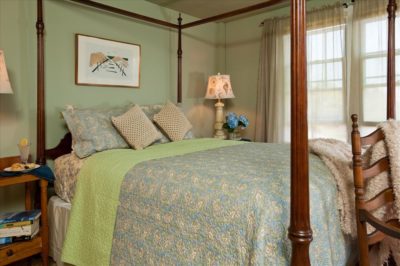 Queen bedroom with ocean view