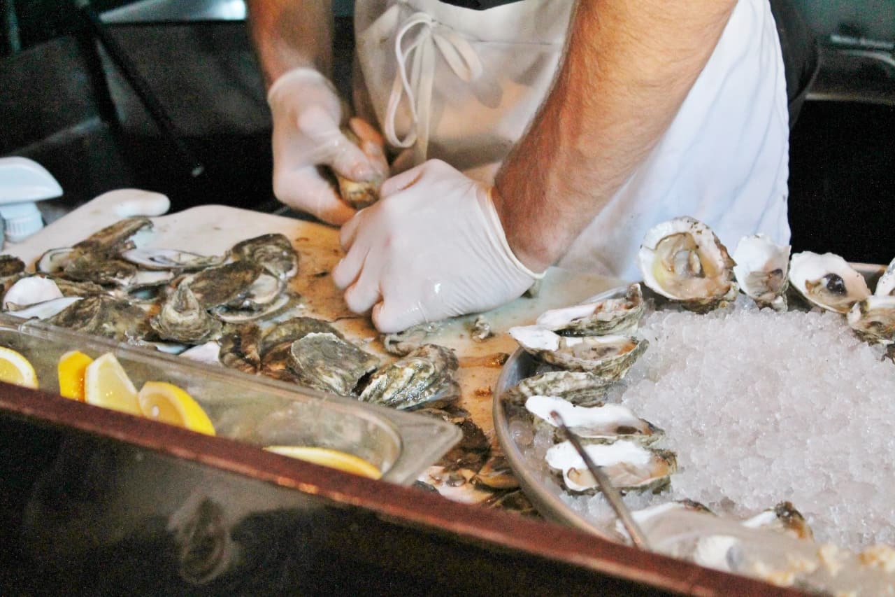 An Ode to Oysters: A Cape Cod Tradition - Ship's Knees Inn Orleans, Ma